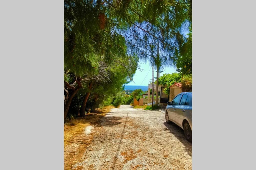 Cosy Guest House With Private Yard Saronida Екстер'єр фото