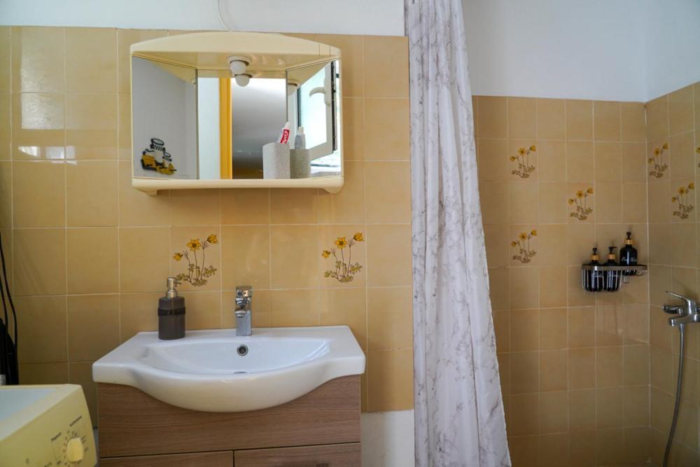 Cosy Guest House With Private Yard Saronida Екстер'єр фото